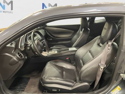 Used 2010 Chevrolet Camaro SS RWD image 9