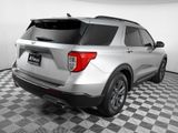 Used 2022 Ford Explorer XLT w/ Equipment Group 202A image 5