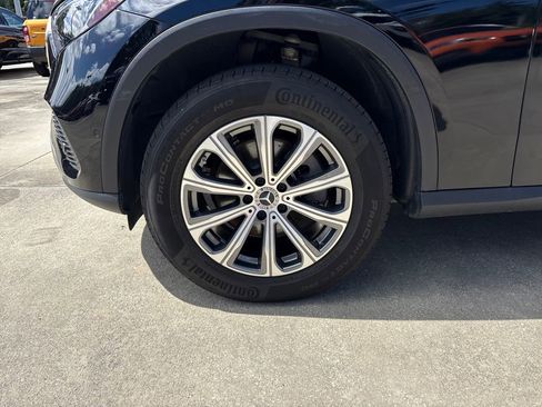 Used 2024 Mercedes-Benz GLC 300 4MATIC image 10
