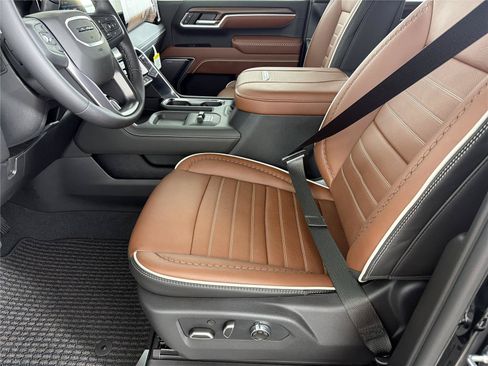 New 2026 GMC Sierra 2500 Denali Ultimate AWD/4WD image 8