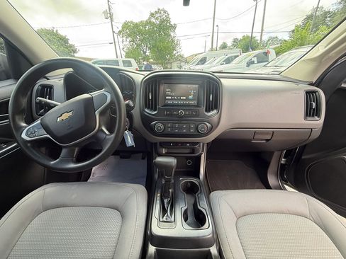 Used 2017 Chevrolet Colorado W/T w/ WT Convenience Package RWD image 9