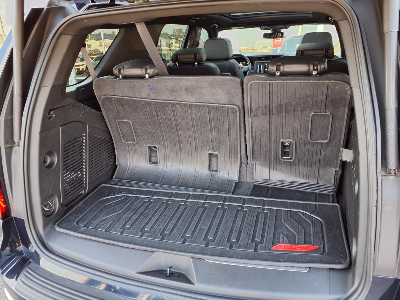 Used 2022 GMC Yukon Denali AWD/4WD image 29