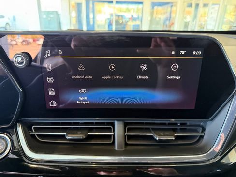 New 2026 Chevrolet Trax RS w/ Sunroof Package FWD image 22