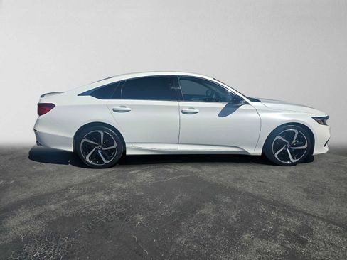 Used 2021 Honda Accord Sport image 2