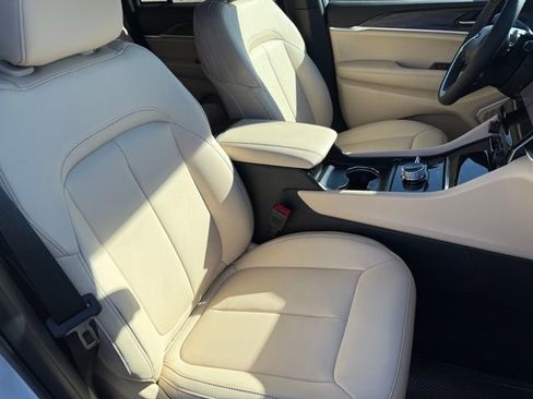 New 2025 Jeep Grand Cherokee Limited image 14