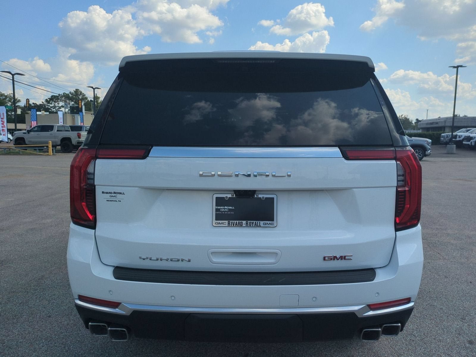 New 2026 GMC Yukon Denali w/ Denali Reserve Package AWD/4WD image 4
