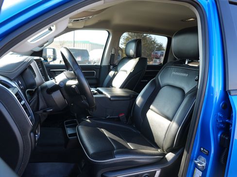 Used 2022 RAM 1500 Laramie AWD/4WD image 12