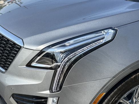 Used 2025 Cadillac XT5 Premium Luxury w/ Technology Package AWD/4WD image 6