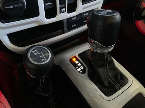 Used 2022 Jeep Wrangler Unlimited Sahara w/ Cold Weather Group image 31