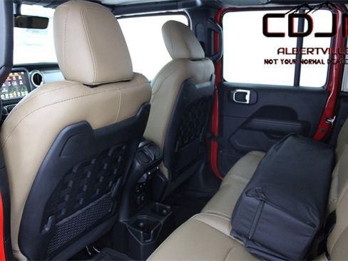 Used 2023 Jeep Gladiator Rubicon w/ Cold Weather Group image 20