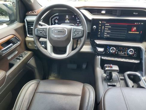 Used 2023 GMC Sierra 1500 Denali w/ Denali Reserve Package AWD/4WD image 17