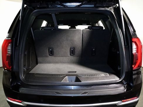 Used 2025 GMC Yukon Denali image 32