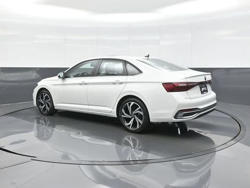 Used 2025 Volkswagen Jetta SEL FWD image 5