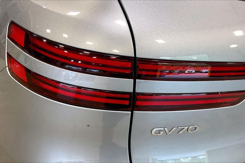 Used 2023 Genesis GV70 2.5T w/ Sport Prestige Package AWD/4WD image 24