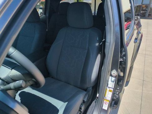 Used 2019 Toyota Tacoma TRD Sport w/ Technology Package AWD/4WD image 11