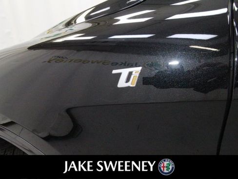 Used 2022 Alfa Romeo Stelvio Ti AWD/4WD image 12