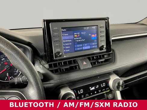 Used 2020 Toyota RAV4 XLE w/ Convenience Package FWD image 9