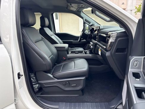 New 2026 Ford F250 Lariat w/ Black Appearance Package AWD/4WD image 5