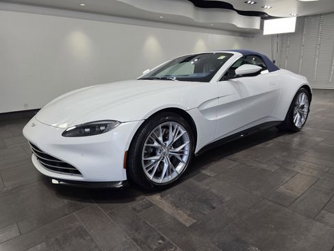 Used 2021 Aston Martin V8 Vantage Roadster image 27