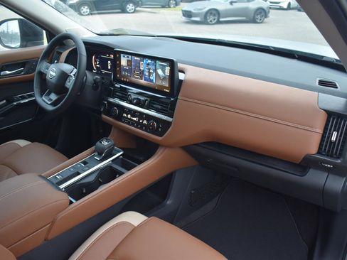 New 2026 Nissan Pathfinder Platinum image 80