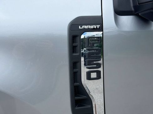 Used 2024 Ford F250 Lariat w/ FX4 Off-Road Package AWD/4WD image 45