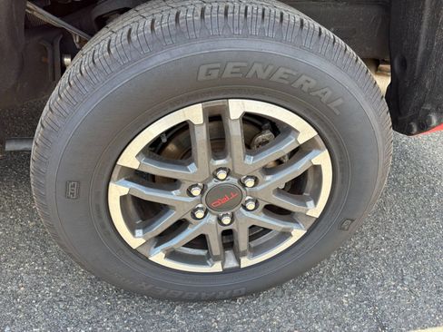 Used 2024 Toyota Tacoma TRD Sport RWD image 25