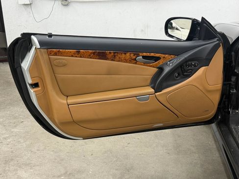 Used 2011 Mercedes-Benz SL 550 image 10