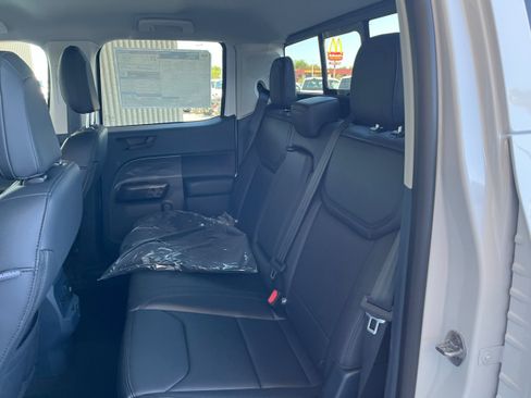 New 2025 Ford Maverick Lariat w/ Black Appearance Package AWD/4WD image 8
