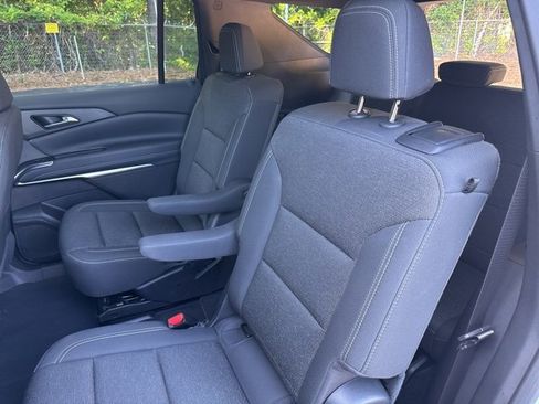 Certified 2025 Chevrolet Traverse LT image 25