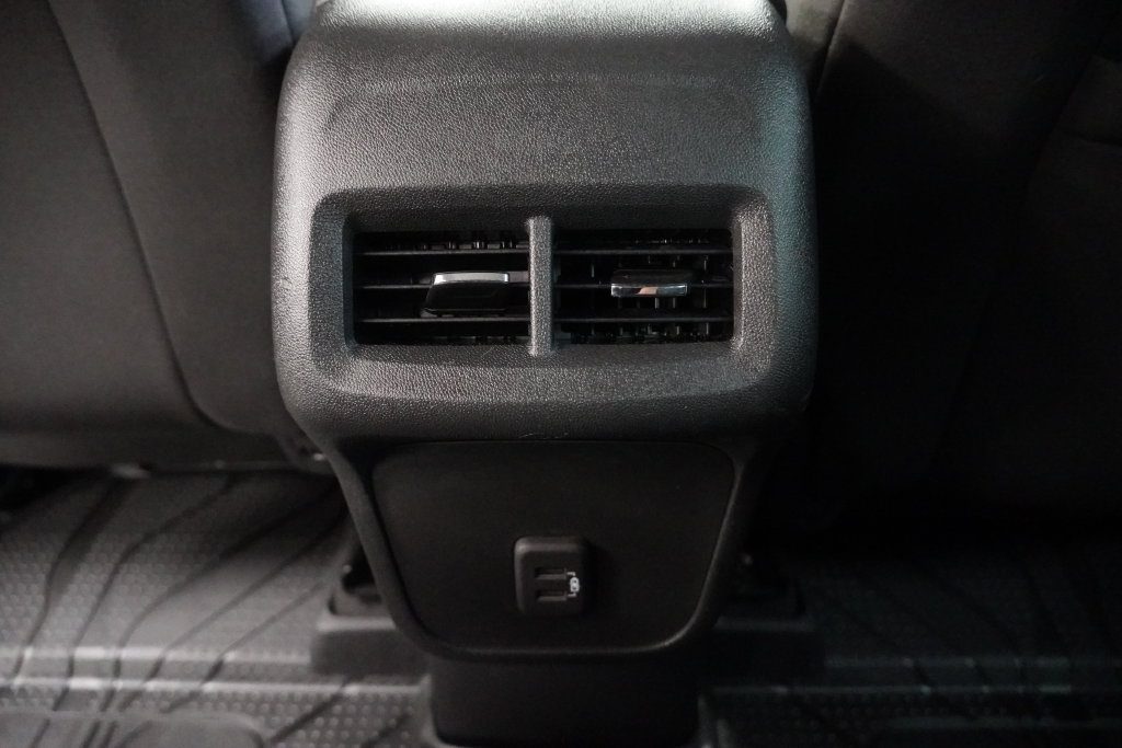 Used 2023 Chevrolet Equinox LT AWD/4WD image 31