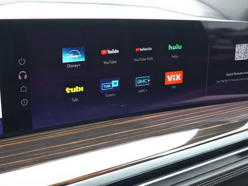 Certified 2025 Cadillac Escalade ESV Luxury image 35