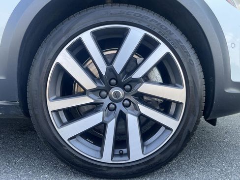 Used 2023 Volvo V90 B6 Cross Country Plus w/ Climate Package AWD/4WD image 25