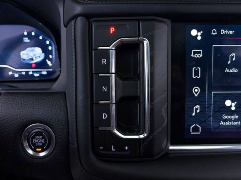 Used 2024 GMC Yukon Denali AWD/4WD image 36