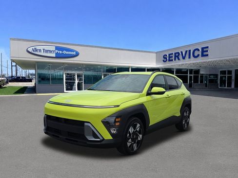 Used 2025 Hyundai Kona SEL FWD image 3