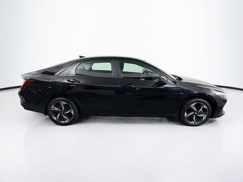 Used 2023 Hyundai Elantra SEL w/ Convenience Package FWD image 11
