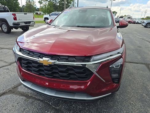 Used 2024 Chevrolet Trax LT w/ Driver Confidence Package image 5