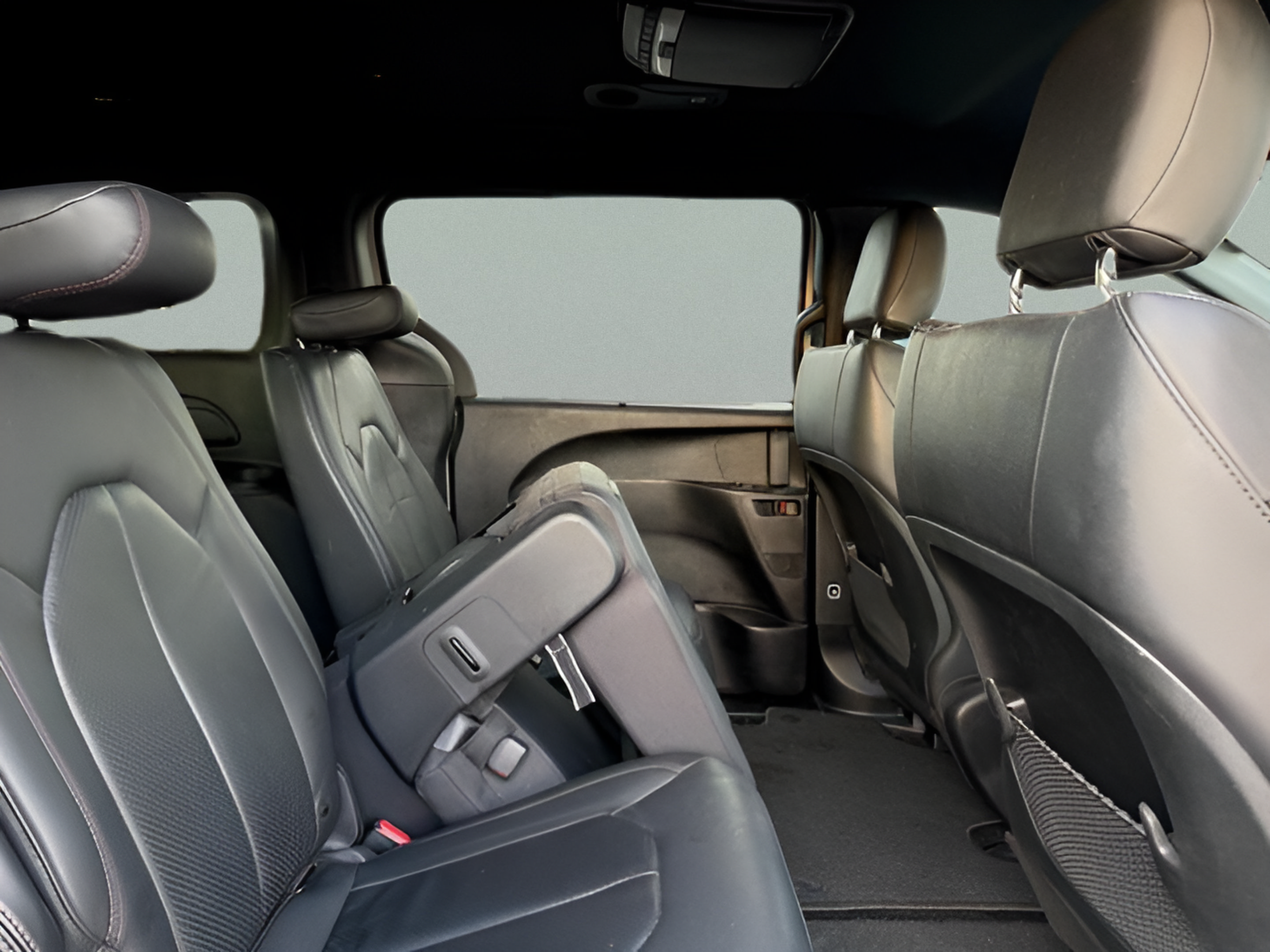 Used 2019 Chrysler Pacifica Touring-L FWD image 8