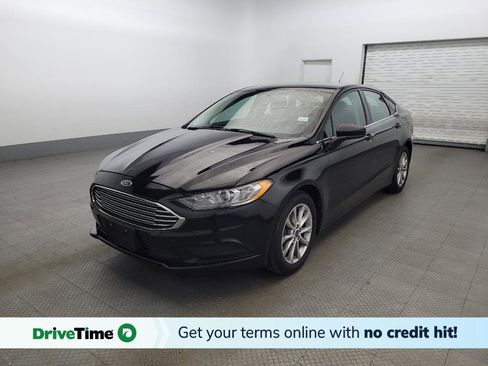 Used 2017 Ford Fusion SE image 1