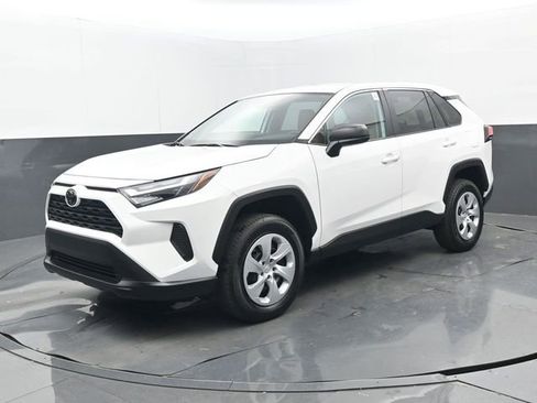Used 2025 Toyota RAV4 LE image 21