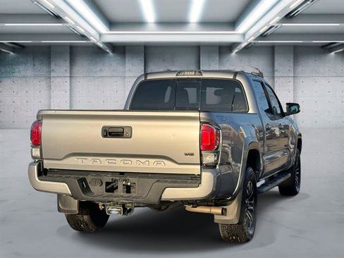 Used 2021 Toyota Tacoma TRD Sport image 3