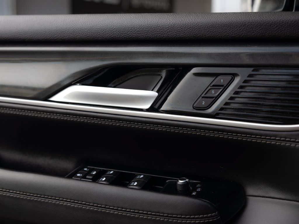Used 2022 Jeep Wagoneer Series I AWD/4WD image 24