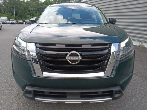 Used 2024 Nissan Pathfinder SL AWD/4WD image 8