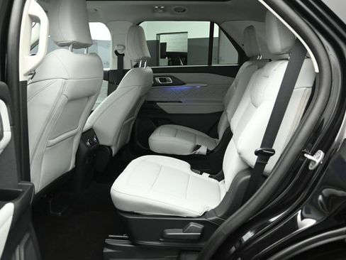 Used 2025 Ford Explorer Platinum w/ Ultimate Package AWD/4WD image 20