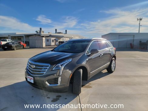Used 2019 Cadillac XT5 FWD image 3