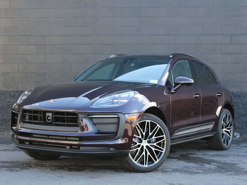 New 2026 Porsche Macan image 1