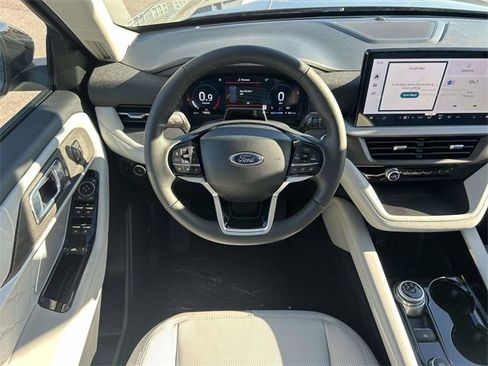 New 2026 Ford Explorer Platinum w/ LUX Leather Package image 8