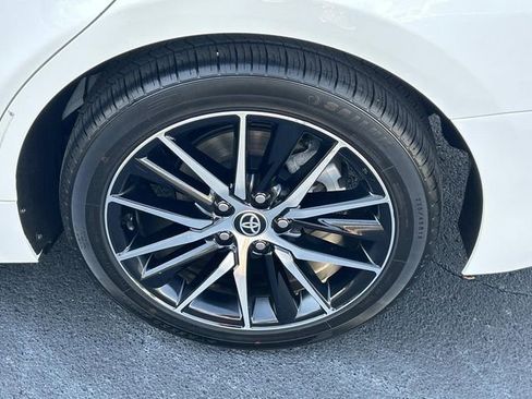 Used 2024 Toyota Camry SE image 12