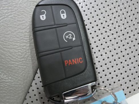 Used 2022 Jeep Compass Limited w/ Sun and Sound Group AWD/4WD image 29