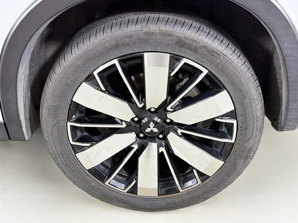Used 2025 Mitsubishi Outlander SE AWD/4WD image 34