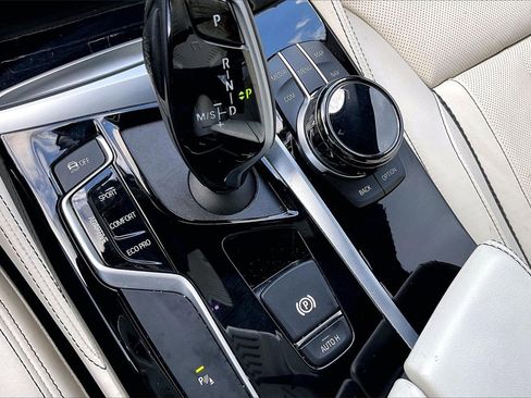 Used 2020 BMW M550i xDrive w/ Executive Package image 24